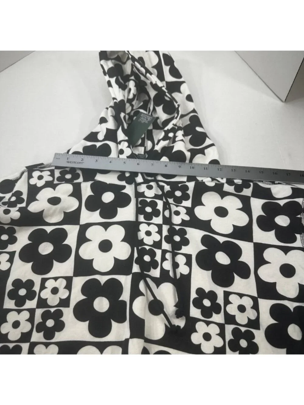 Wild Fable Women's Size Medium Hoodie Cropped Black White Floral Squares New - Picture 9 of 14